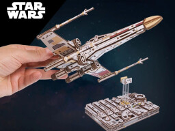 Ugears 3D dřevěná mechanická skládačka Star Wars Luke Skywalker X-Wing stíhačka